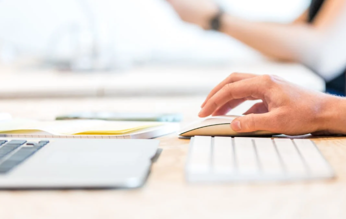 장시간 타이핑을 버텨내는 손목 보호법 장시간 타이핑을 버텨내는 손목 보호법